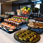 Radisson Collection Hotel, Vadistanbul מלון 5*
