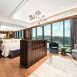 Radisson Collection Hotel, Vadistanbul Hotel 5*