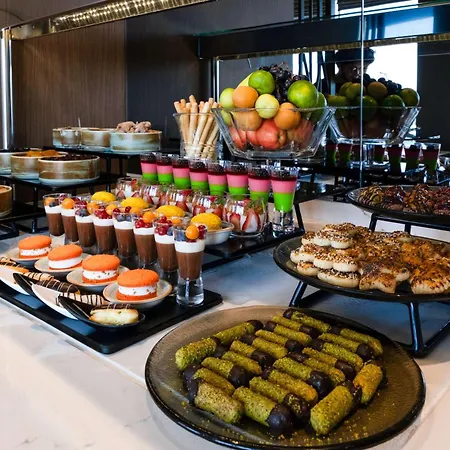 Radisson Collection Hotel, Vadistanbul Hotel 5*