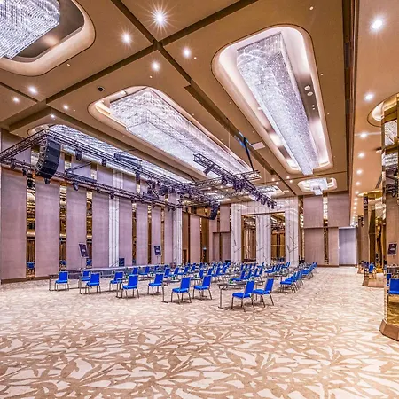 Radisson Collection Hotel, Vadistanbul Hotel 5*