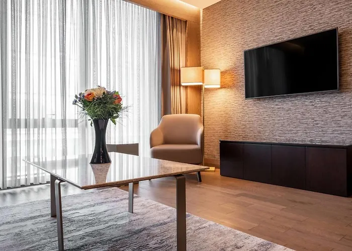 Radisson Collection Hotel, Vadistanbul 5*