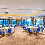 Radisson Collection Hotel, Vadistanbul 5* イスタンブール
