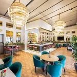 ホテル Radisson Collection Hotel, Vadistanbul イスタンブール